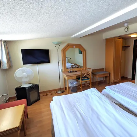 Hiisi Seaport מלון 3*