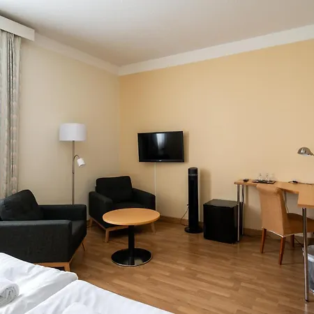 Hiisi Seaport Hotelli 3*