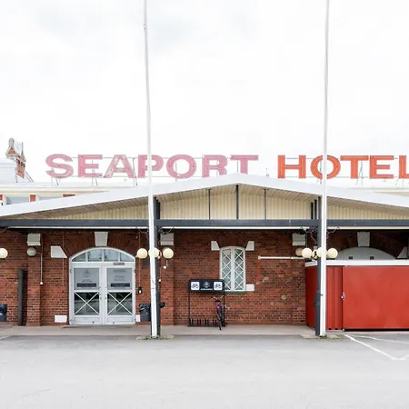 Hiisi Seaport 3*